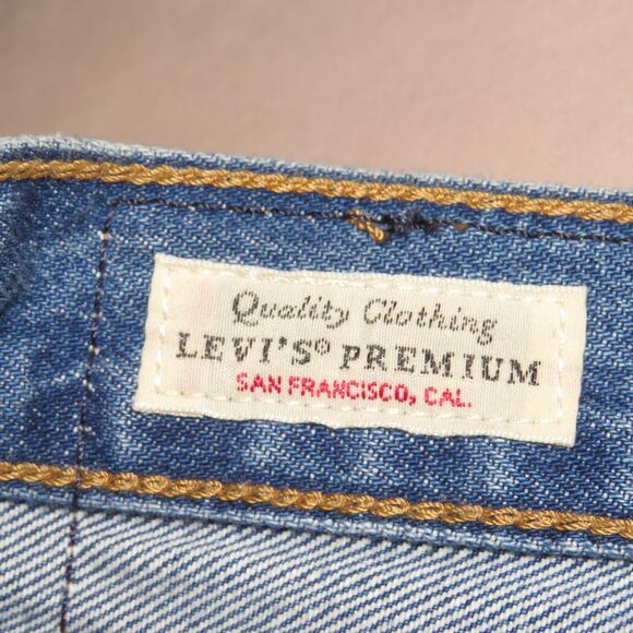 Levi’s Premium Medium Wash Denim Relaxed Straight Leg Dad Jeans - Picture 12 of 15